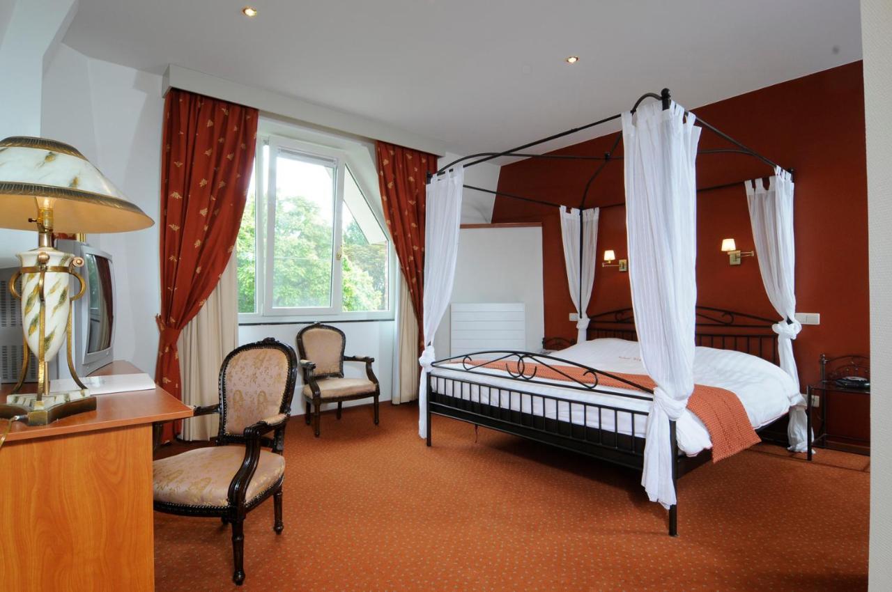 Hotel Kasteel Wurfeld Maaseik Exteriér fotografie